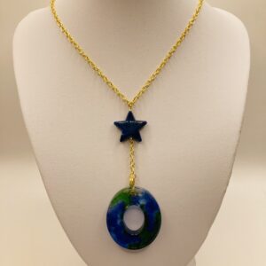 Collier ovale et étoile