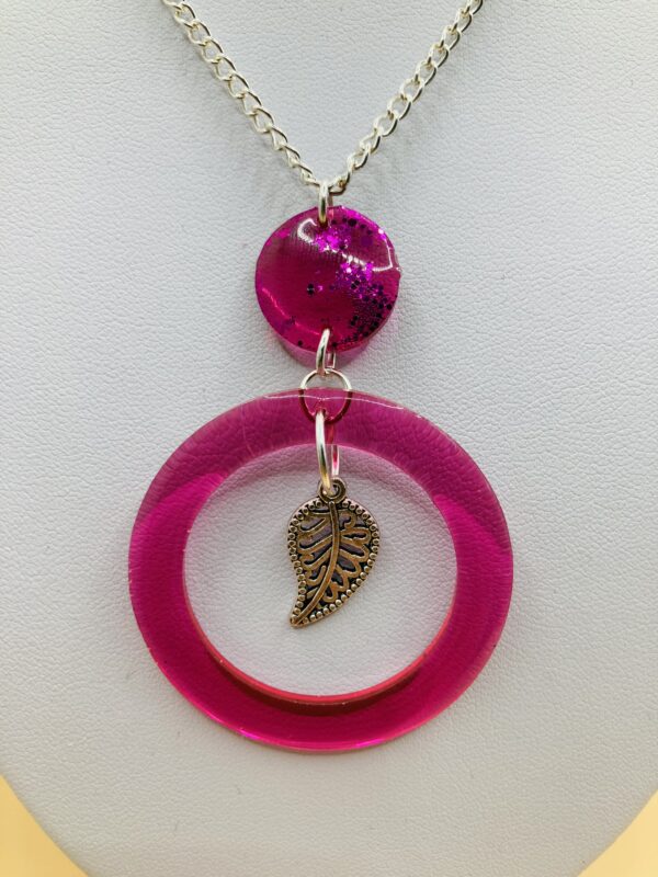 Collier rond et feuille – Image 2