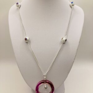 Collier sautoir perles motifs feuilles